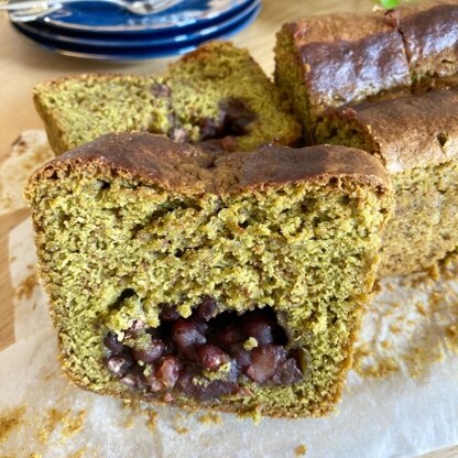 みさきらりんずさん、抹茶と粒あんの和風ケーキを作りました♪暑い日もありますが、そろそろ秋の気配がして来ましたね。しっとりとした和風味がとても美味しかったです♡